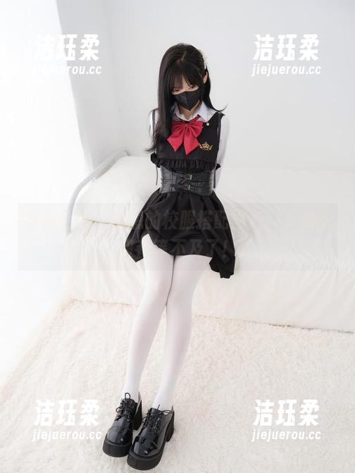 紧急企划-小恩 紧急企划 - 小恩的校服搭配图片,下载按钮都等不及了!