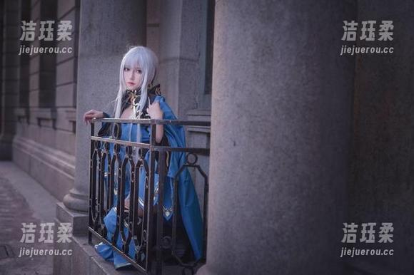 腐团儿Ikaros 看!腐团儿Ikaros的礼服写真,下载的时候,别忘记控制属性!