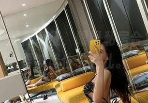 微密圈 - 聚焦葛征,眼镜私房合集,估计要被迷住一会儿。
