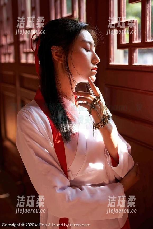 蜜桃社-缇娜美Tinami 蜜桃社 - 难以抗拒的缇娜美Tinami,快来看看这场免费美足合集!