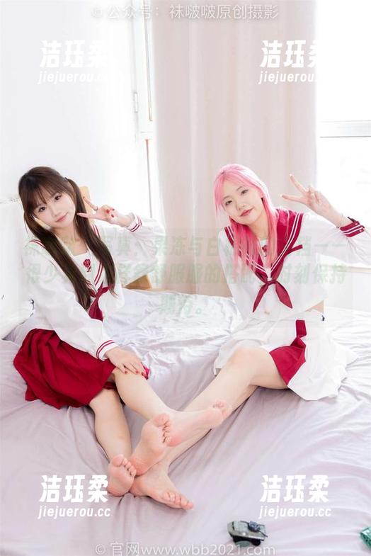 袜啵啵-果冻 袜啵啵 - 写真:果冻与白棉袜的搭档——很少见到这样舒舒服服的搭配,时刻保持期待。