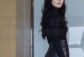 袜啵啵 - 熊熊的私拍：这白色棉袜和踩脏的结合，妥妥的时尚新动向？
