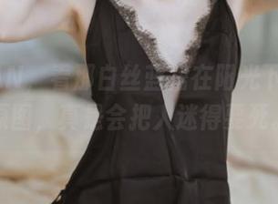 许岚LAN,看那白丝蓝裙在阳光下的魔力原图,真是会把人迷得要死。