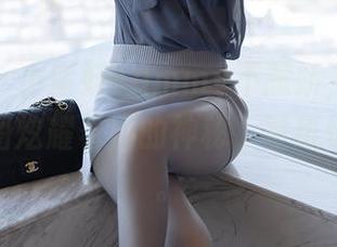 语画界 - 小蛮妖Yummy不撒娇,只有纯白,原图炫耀着她的神秘,壁纸也算给力。