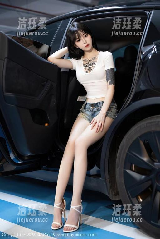 语画界-李丽莎 语画界 - 李丽莎女孩套图:精选那些“其实我只是在想天气”的表情,暗示得恰到好处。
