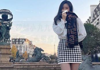 微密圈 - 软妹小九九与浴缸的美图,水面那么平静,心思却像水珠般荡漾。