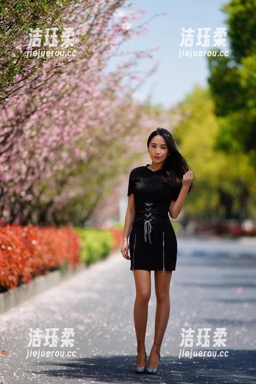 辣妈女神 微密圈 - 最新辣妈女神毛衣套图,随便一照都是大片,心中小小的羡慕扑面而来,哼!