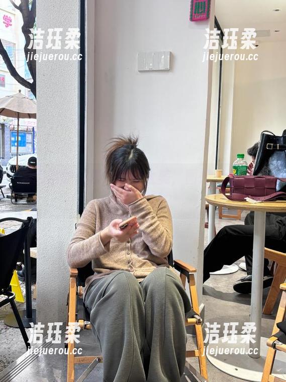 闪月半的红裙，原图太美，图册是怎样的一场轰动？