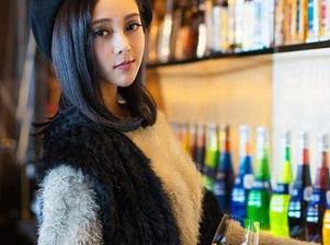 青豆客 - Kiren_程程程与白色的完美碰撞,这组写真到底有多少柔光效果啊,让人好想闯入她的世界。