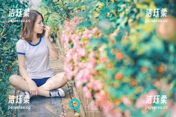 青豆客-白一晗 青豆客 - 圣诞节来了,白一晗的原图是这季节的完美附赠品啊!