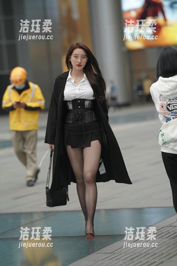 魔镜街拍-艾小青 魔镜街拍 - 你见过的旗袍,艾小青图库里别致作品